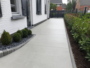 allée en béton à Aulnoy-lez-Valenciennes